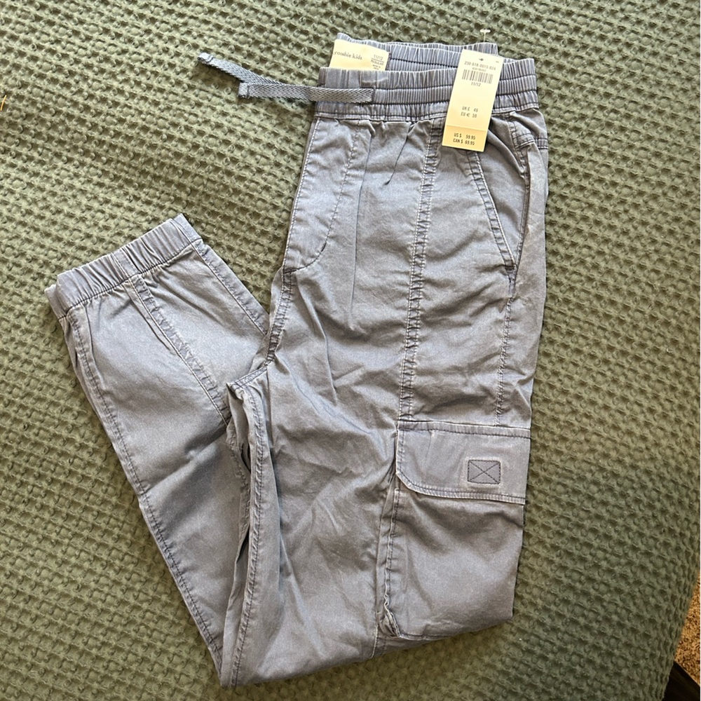 Brand New Abercrombie boys cargo jogger pants